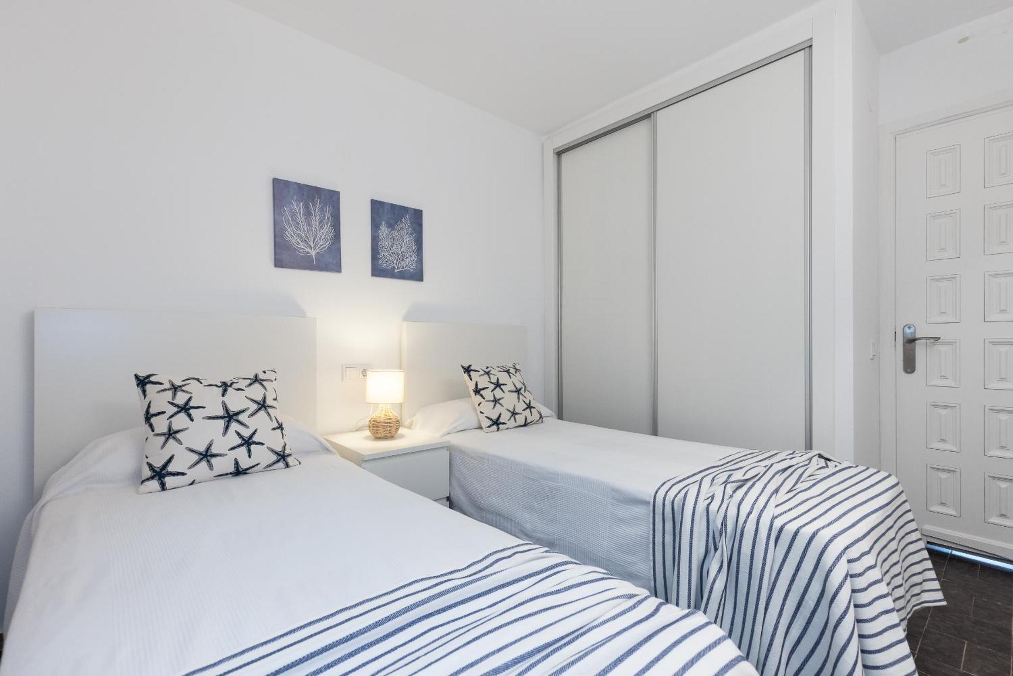 Uhc Dms Family Apartments Cambrils Phòng bức ảnh